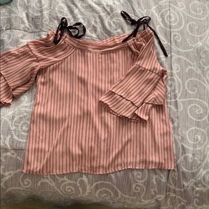 Elegant 🥂 pink 🌷off the shoulders blouse 👚